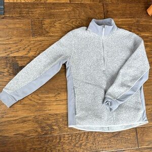 Men’s Lululemon large gray Will half zip. Great for the cooler months.